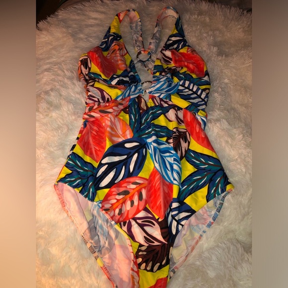 White and Multicolor Swimsuit - Picture 3 of 12